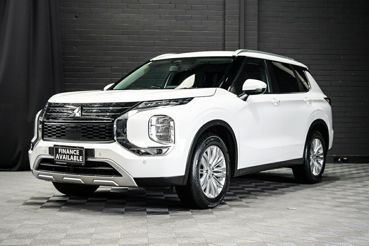 Mitsubishi Outlander image 4
