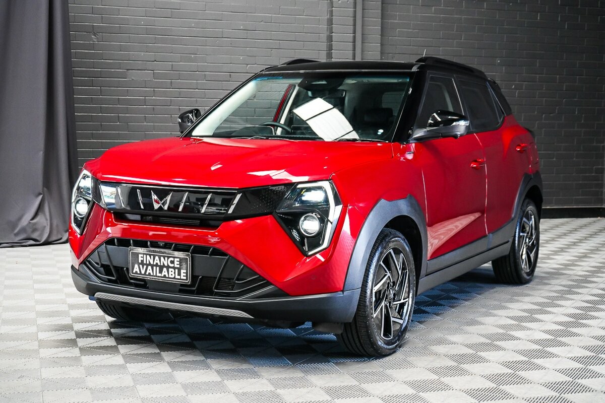 Mahindra Xuv3xo image 4