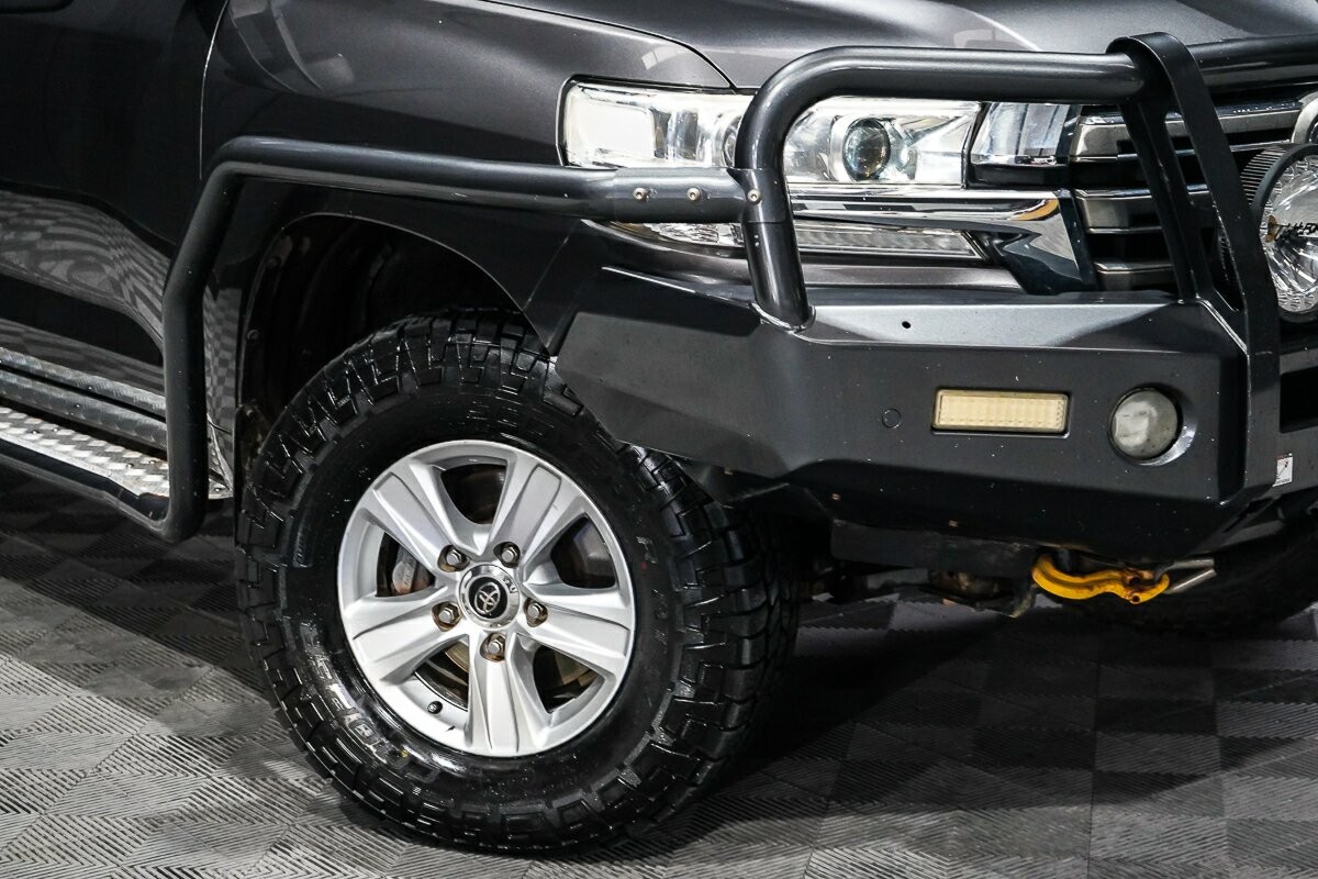 Toyota Landcruiser image 2