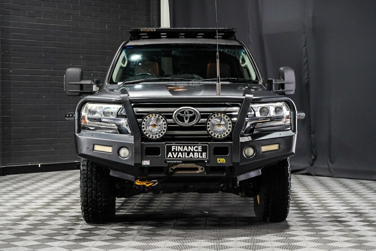 Toyota Landcruiser image 3