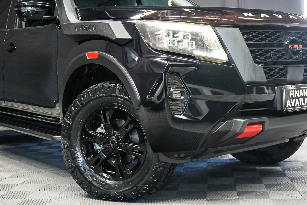 Nissan Navara image 2