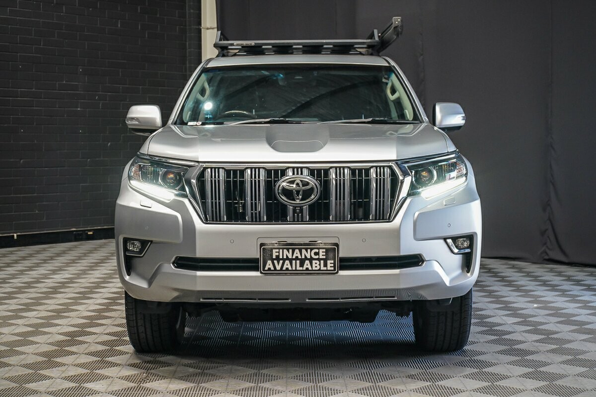 Toyota Landcruiser Prado image 3