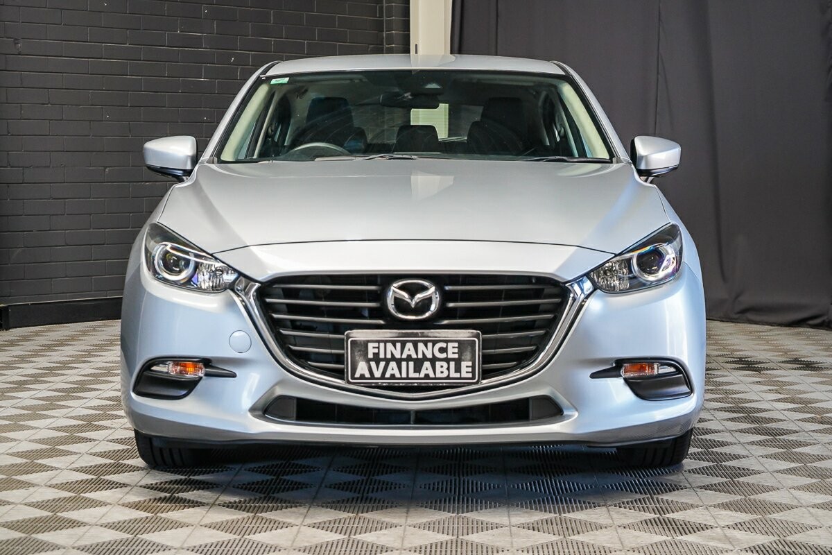Mazda 3 image 3