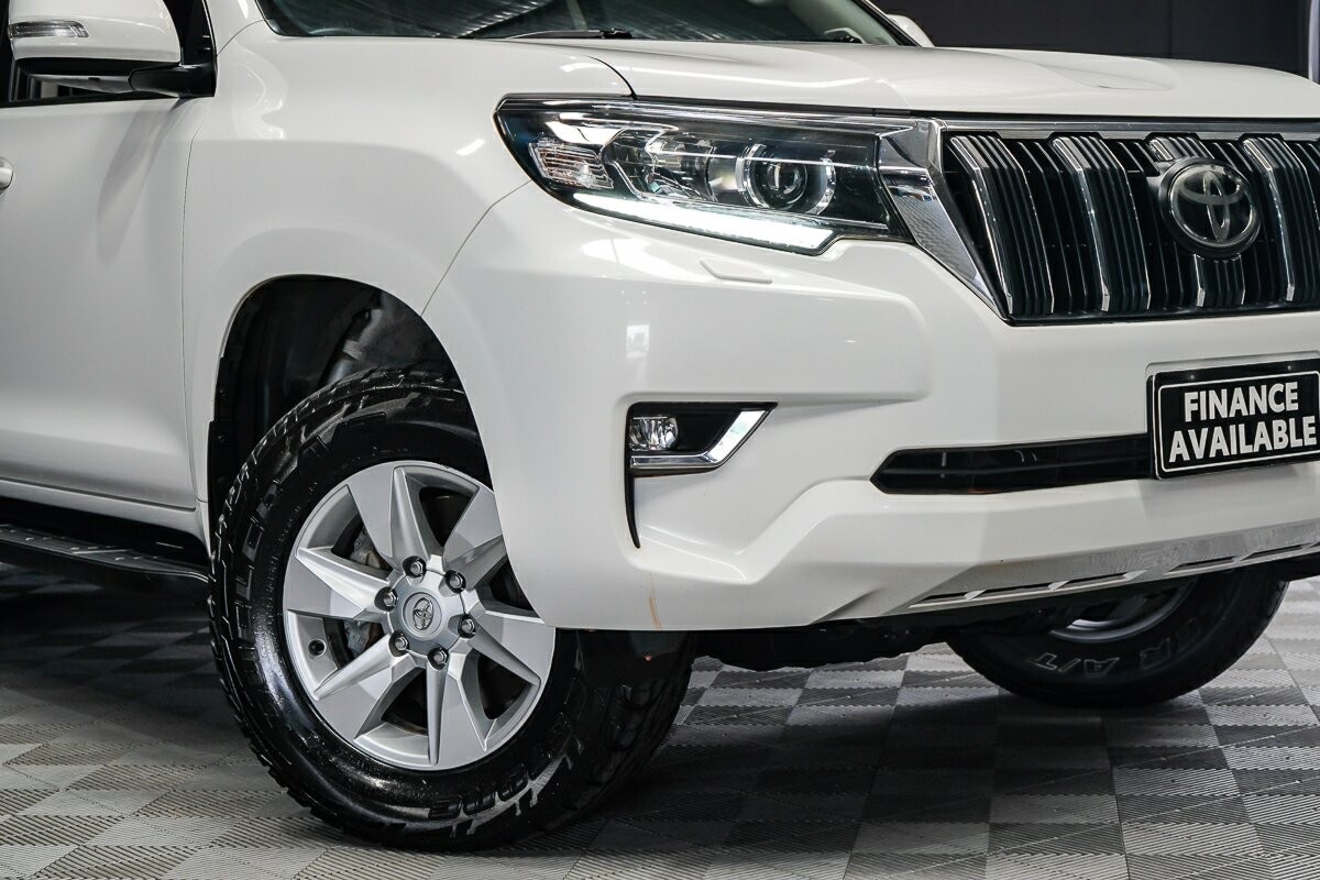 Toyota Landcruiser Prado image 2