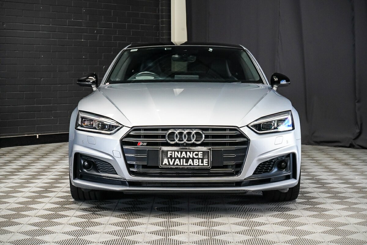 Audi S5 image 2