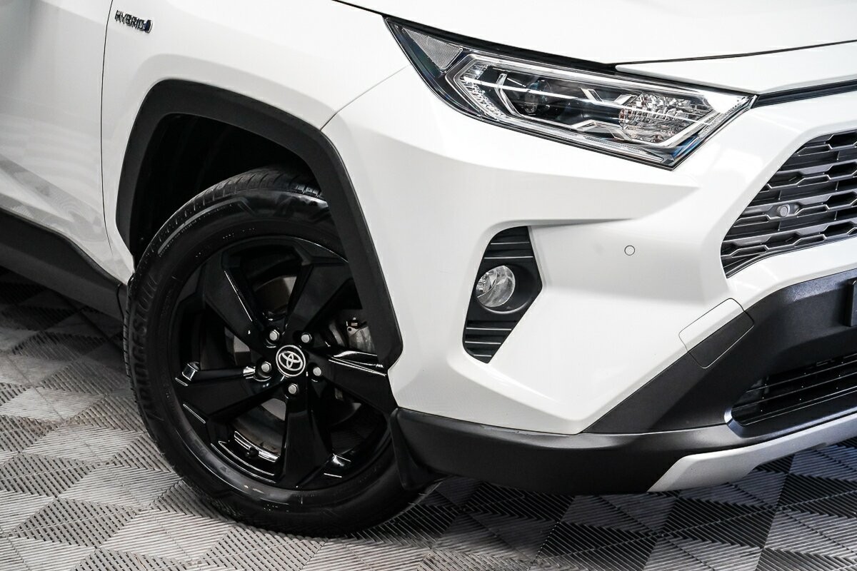Toyota Rav4 image 2