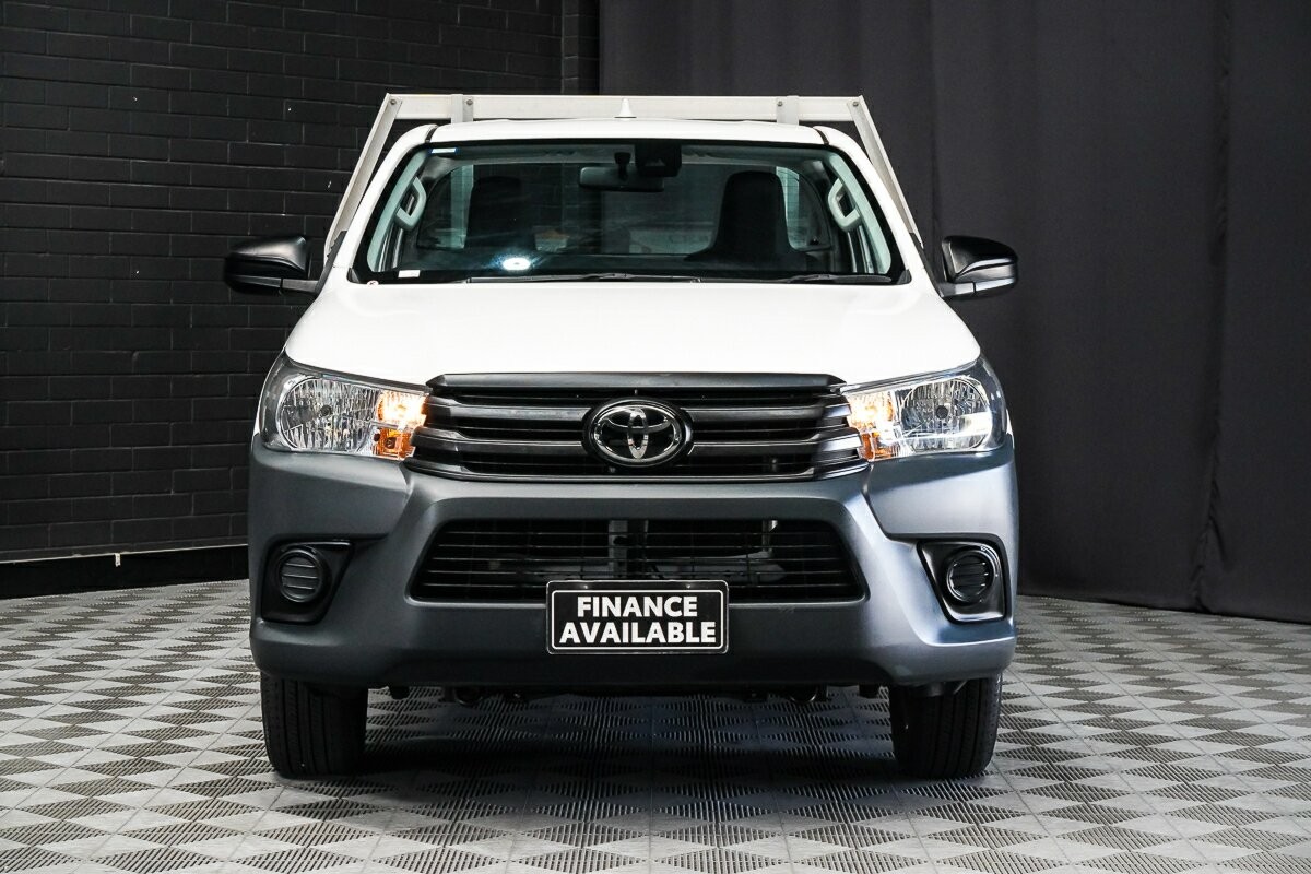 Toyota Hilux image 3
