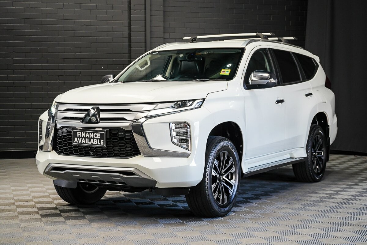 Mitsubishi Pajero Sport image 4