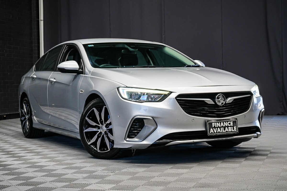 Holden Commodore image 1