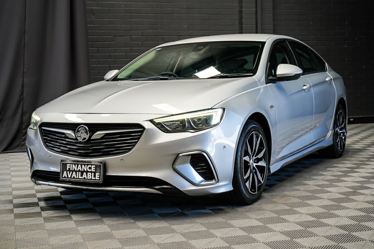 Holden Commodore image 4