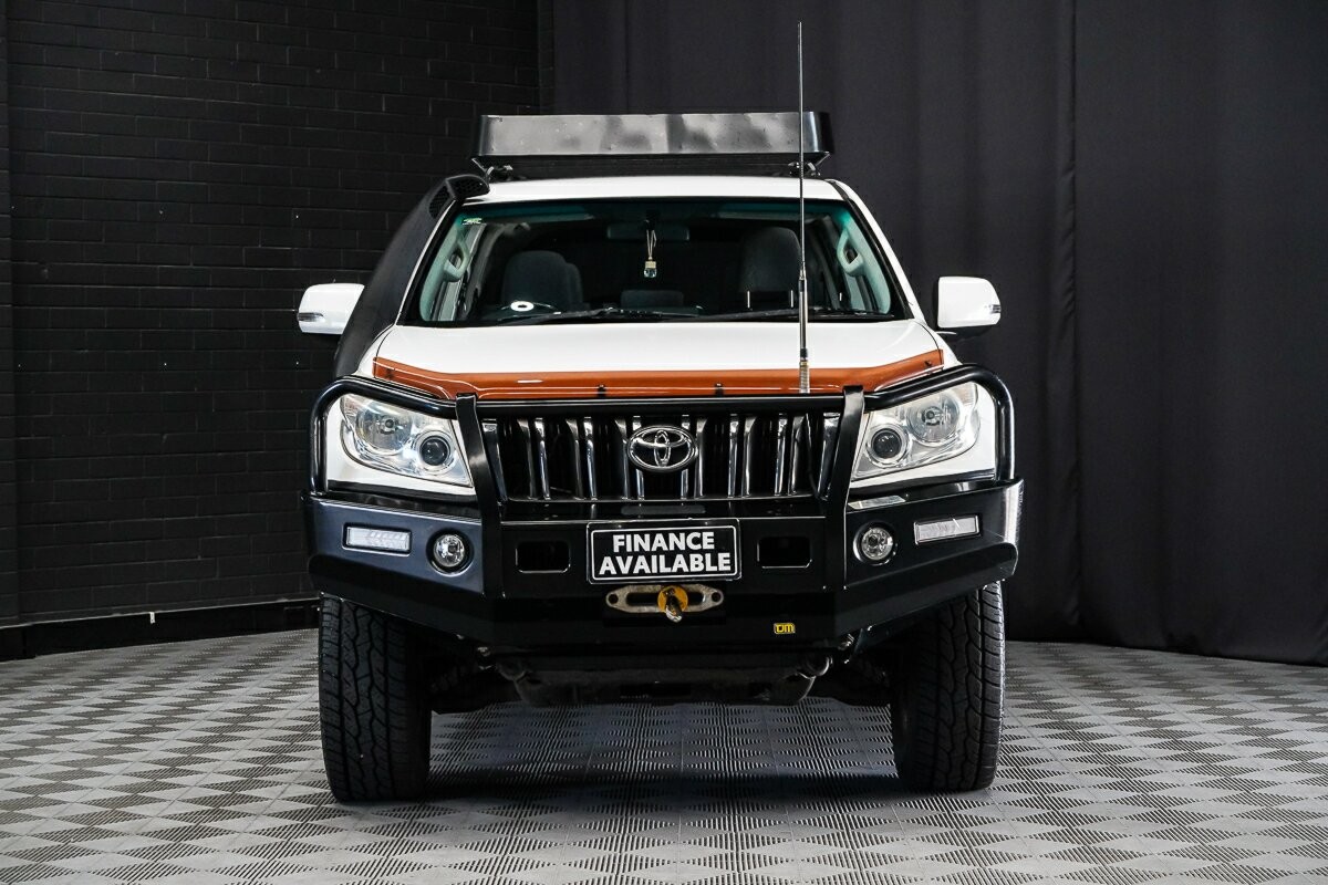 Toyota Landcruiser Prado image 3