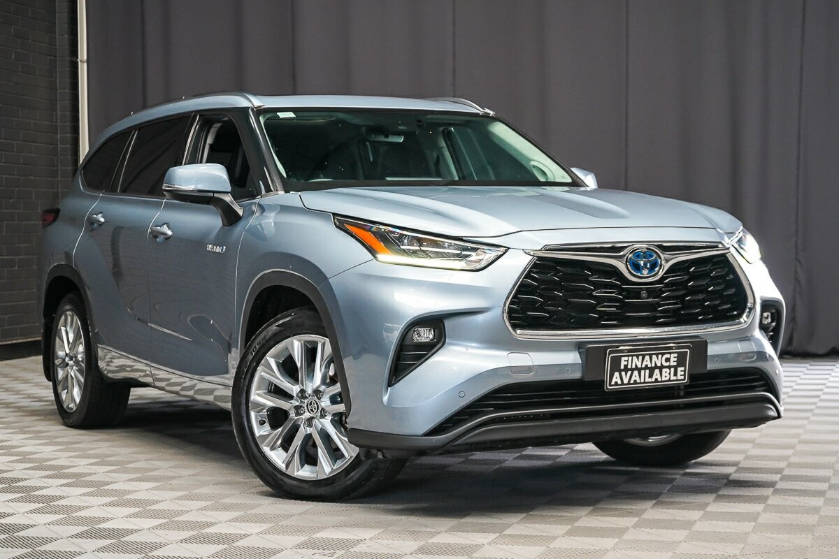 Toyota Kluger image 1