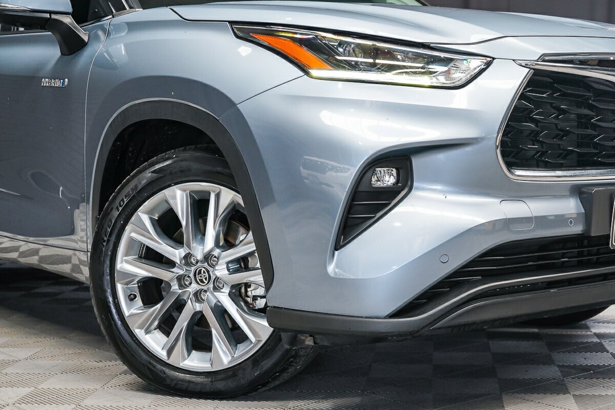 Toyota Kluger image 2