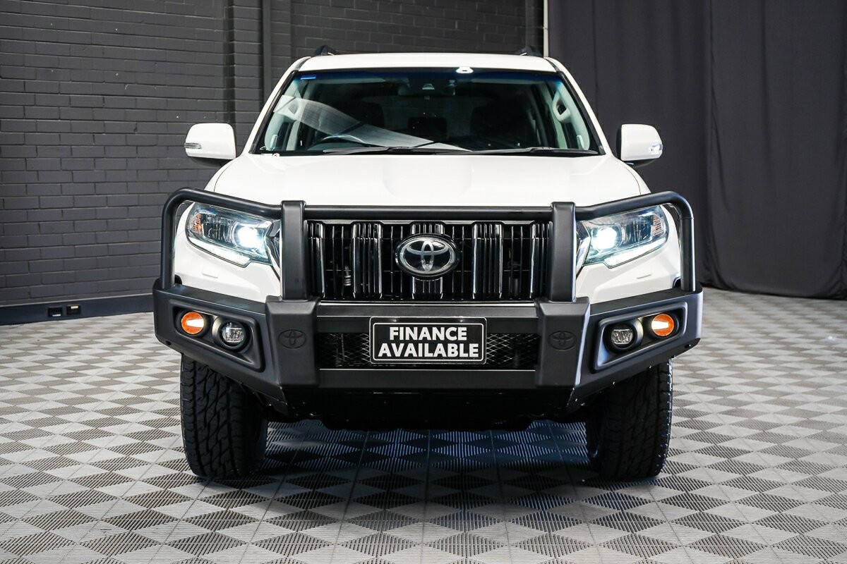 Toyota Landcruiser Prado image 3
