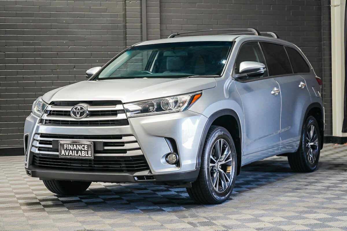 Toyota Kluger image 4