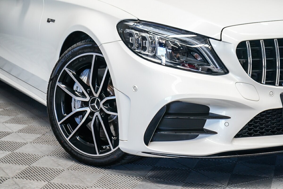 Mercedes Benz C-class image 2