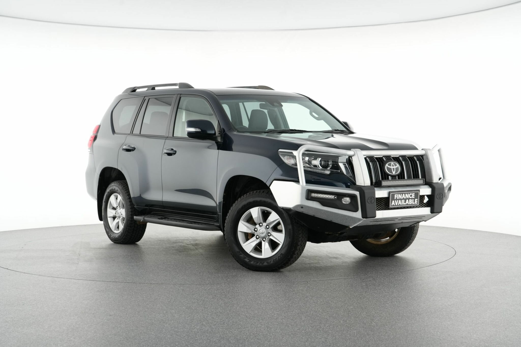 Toyota Landcruiser Prado image 1