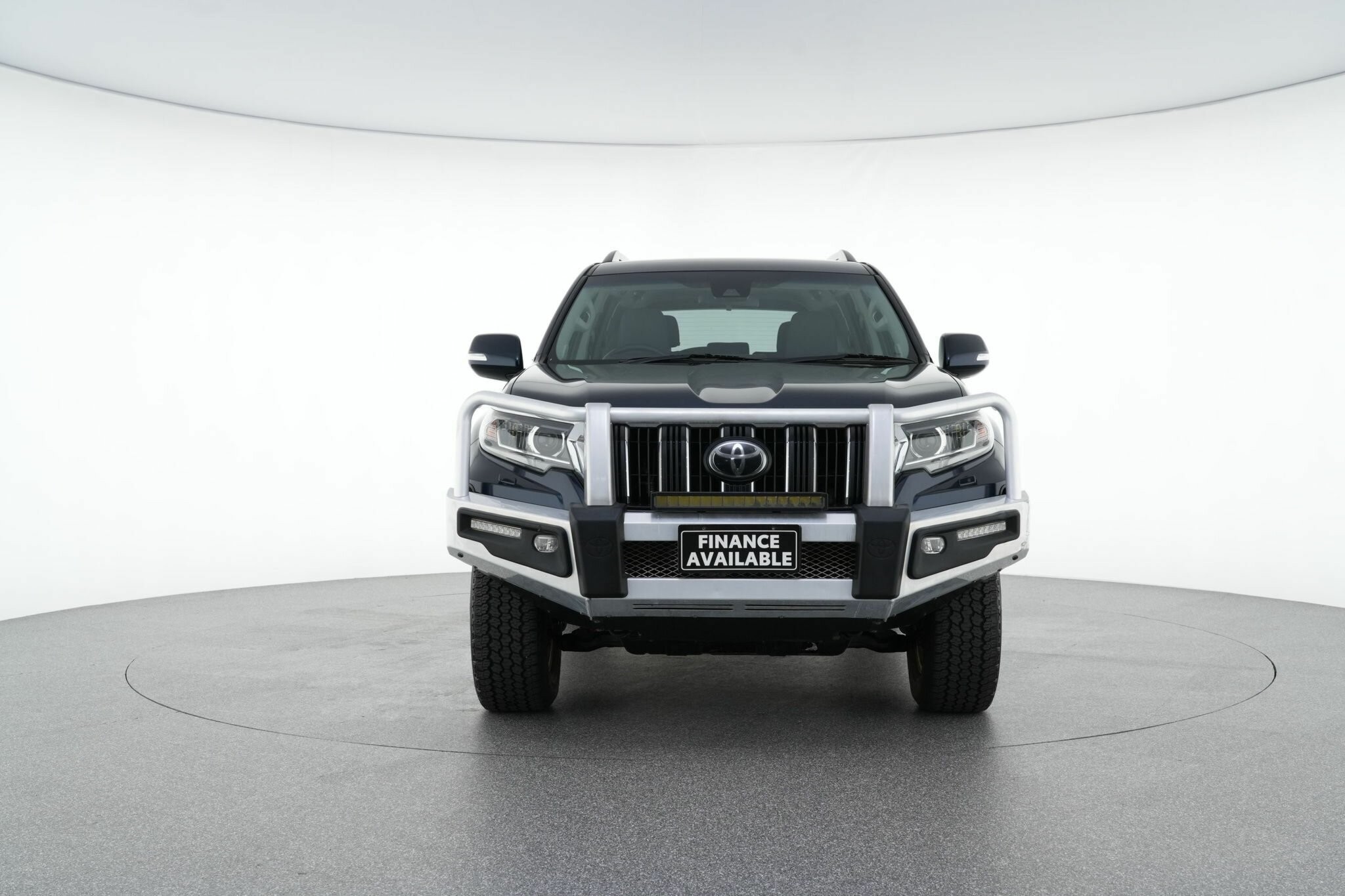 Toyota Landcruiser Prado image 3