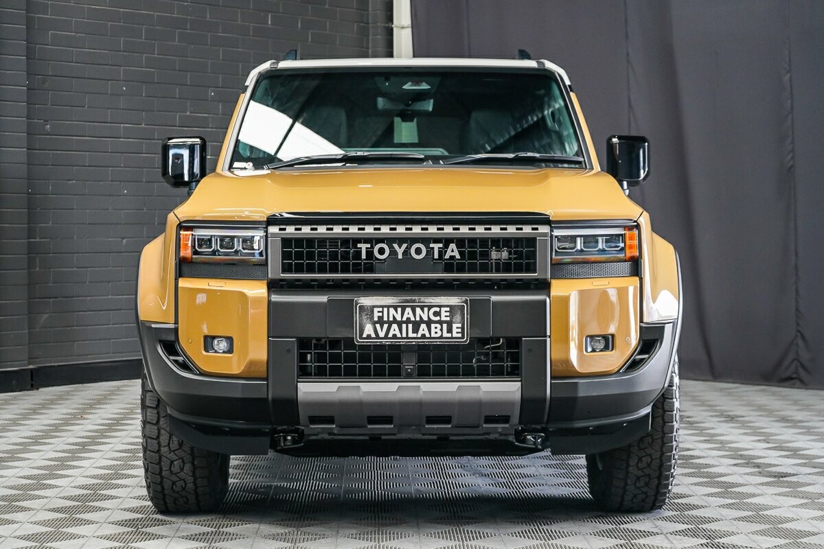 Toyota Landcruiser Prado image 3