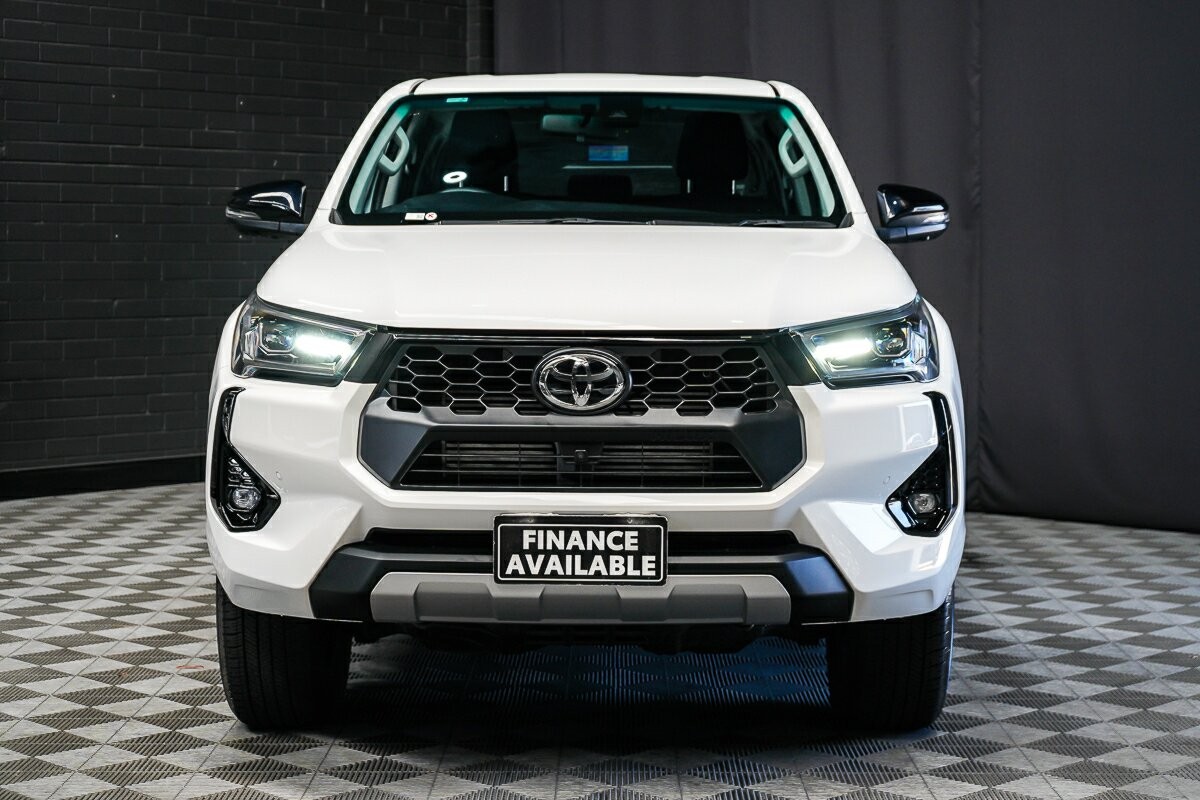 Toyota Hilux image 3