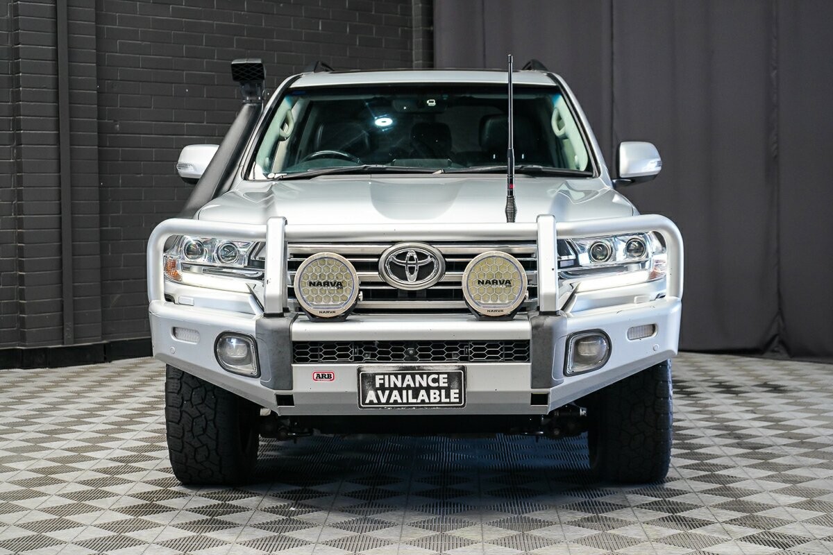 Toyota Landcruiser image 3