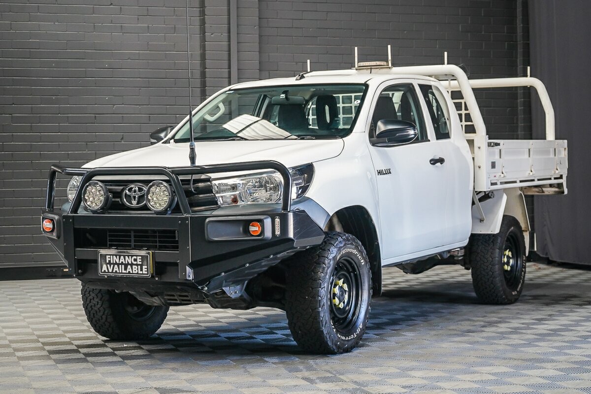 Toyota Hilux image 4