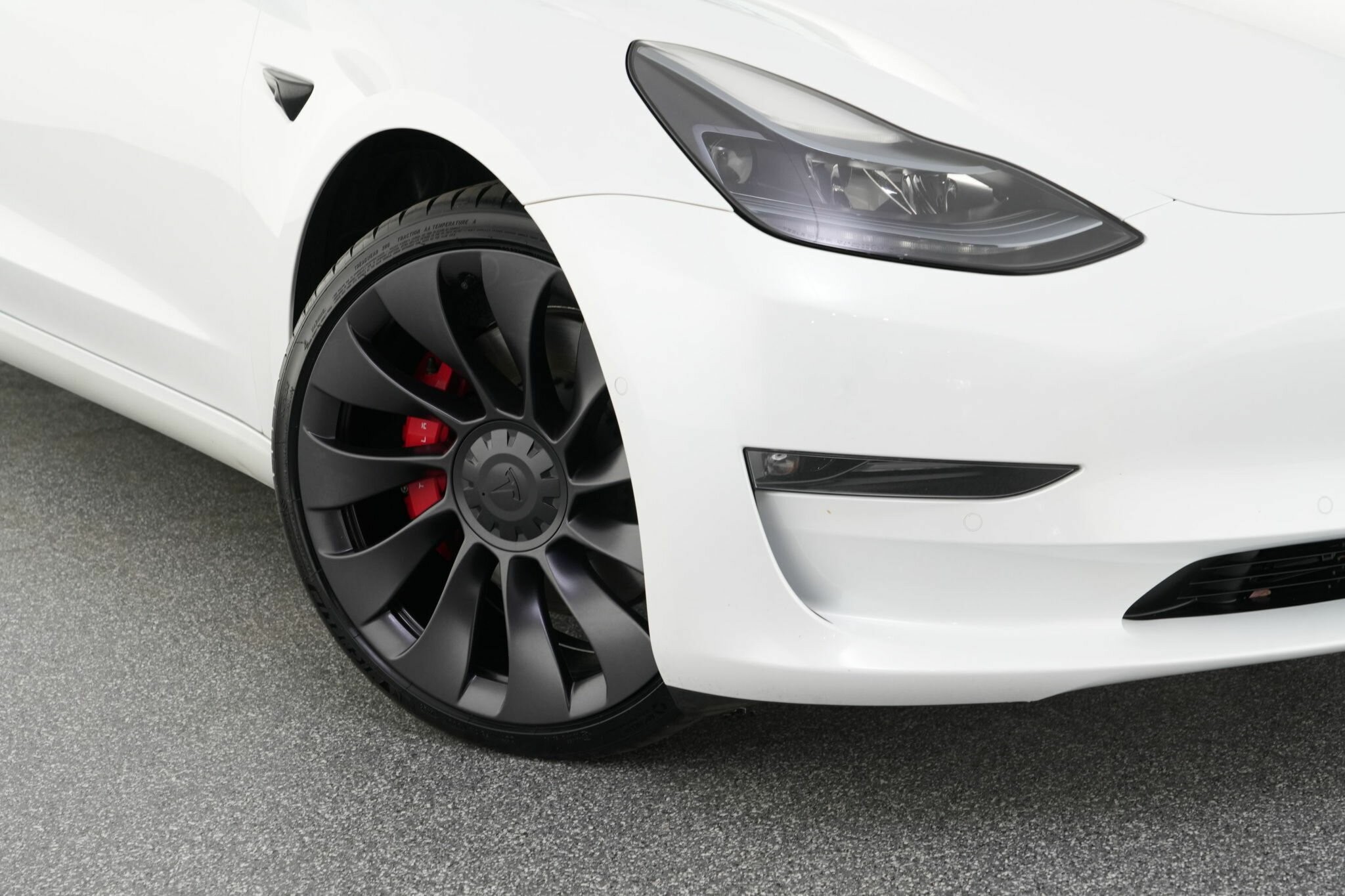 Tesla Model 3 image 2