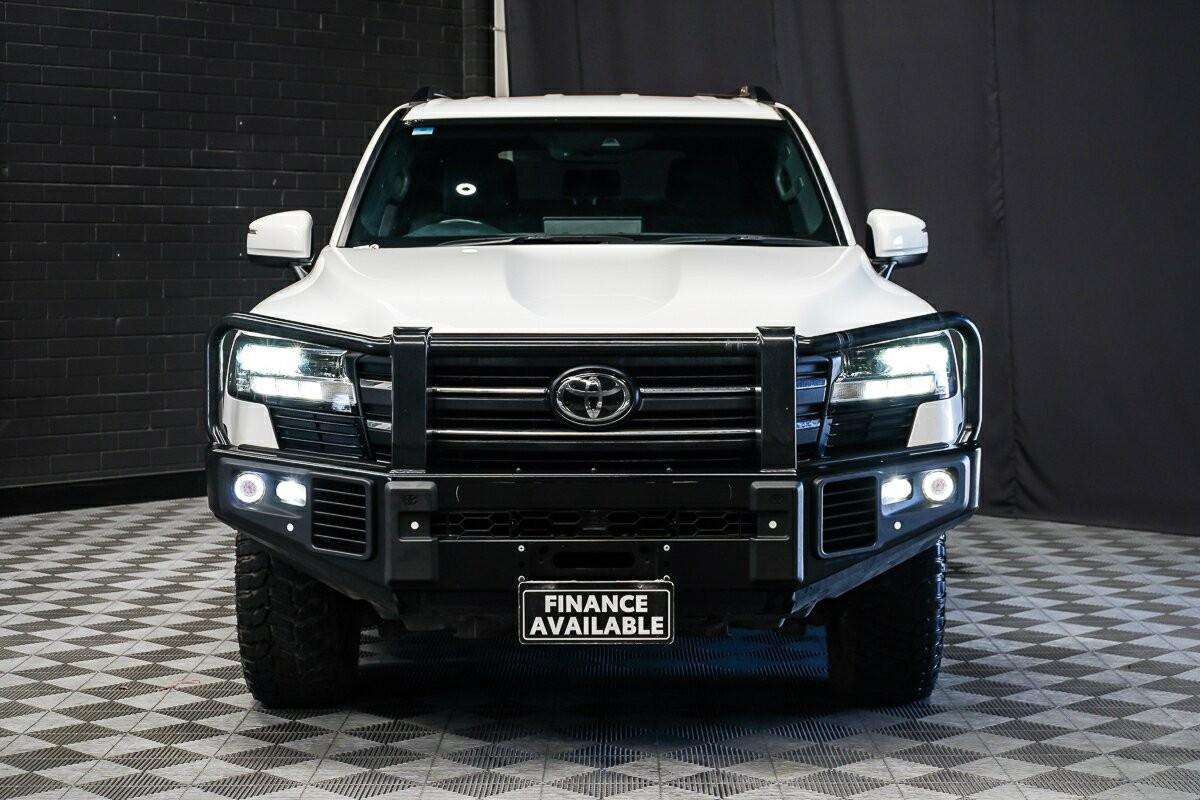 Toyota Landcruiser image 3