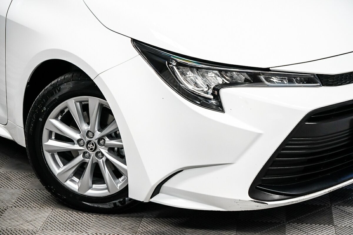 Toyota Corolla image 2