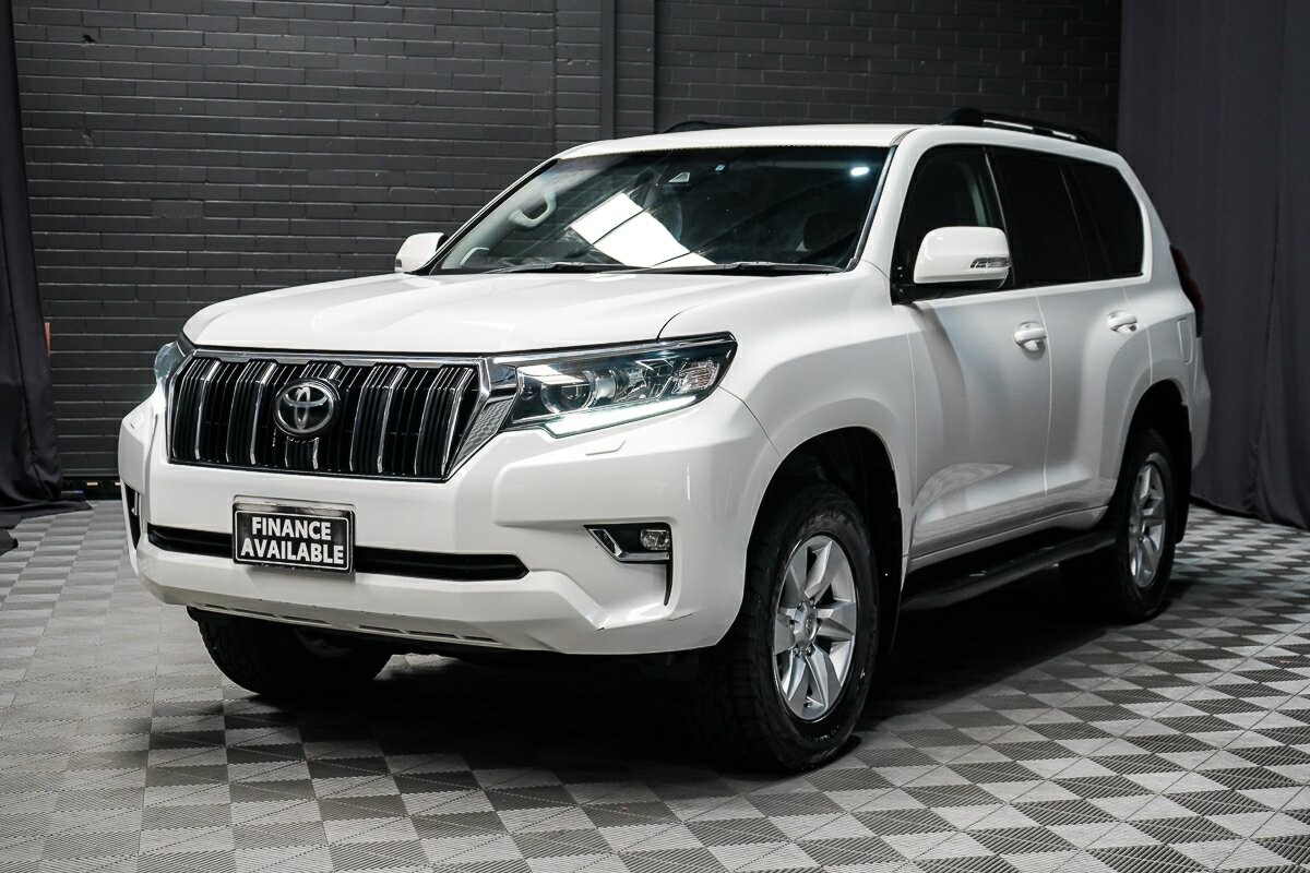 Toyota Landcruiser Prado image 4