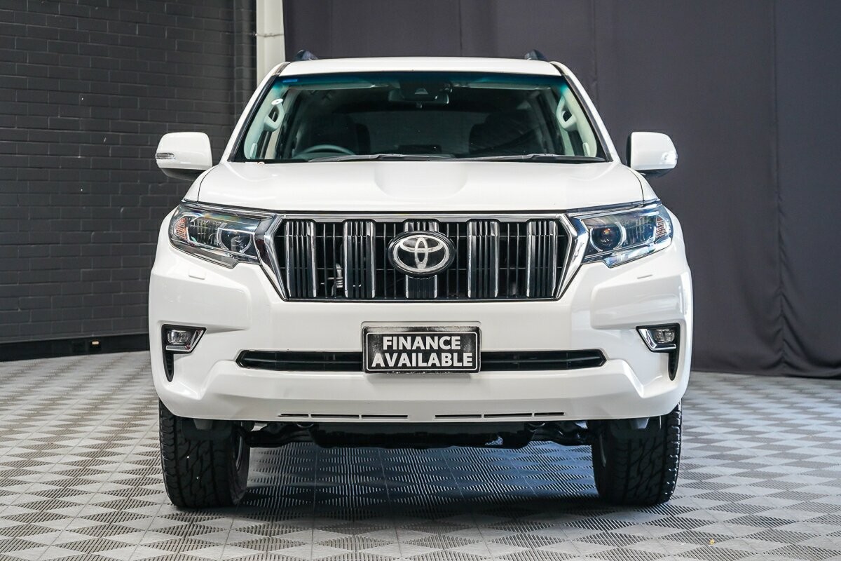 Toyota Landcruiser Prado image 3