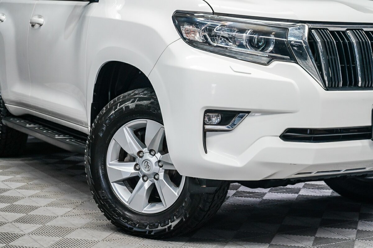 Toyota Landcruiser Prado image 2