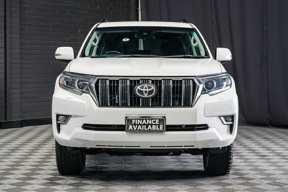 Toyota Landcruiser Prado image 3