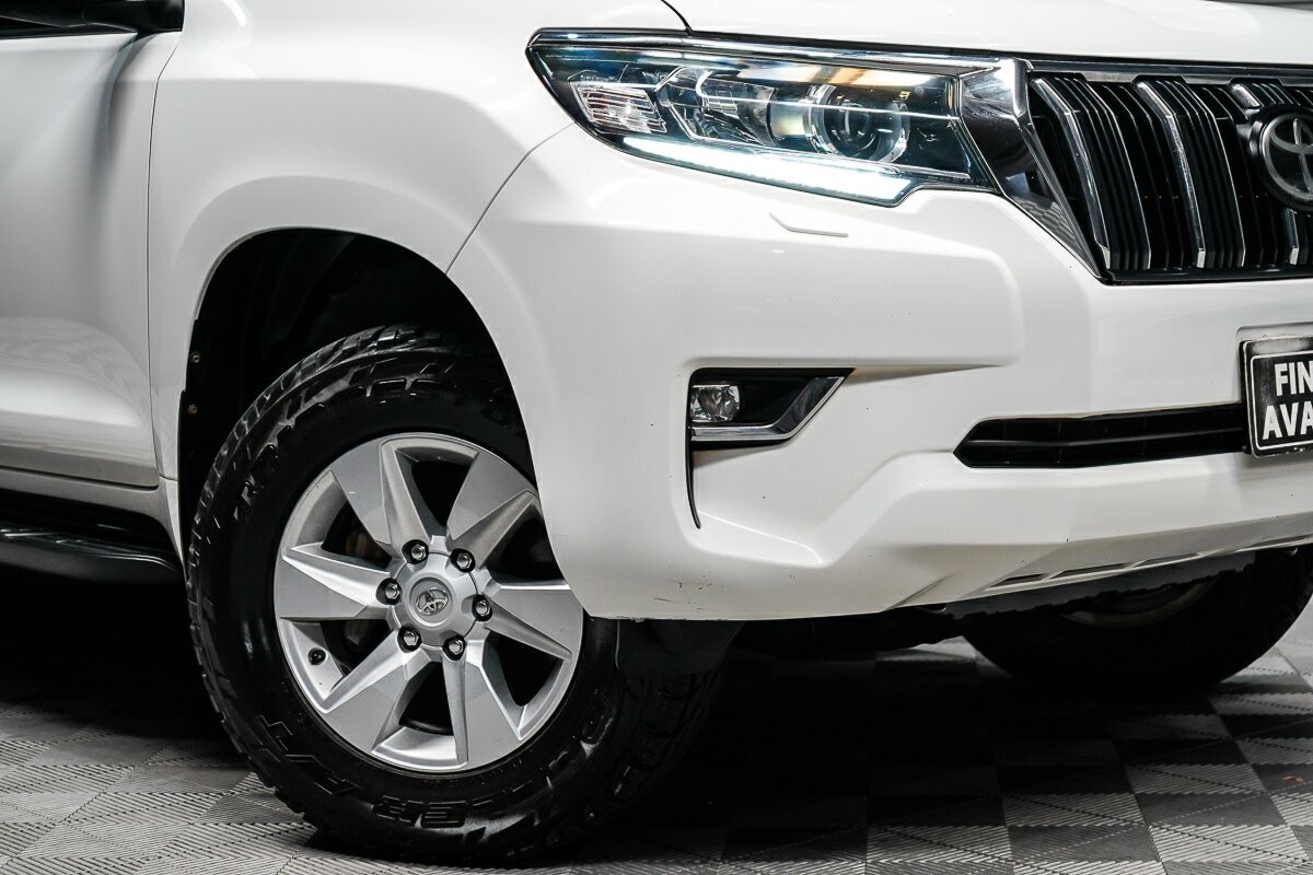 Toyota Landcruiser Prado image 2