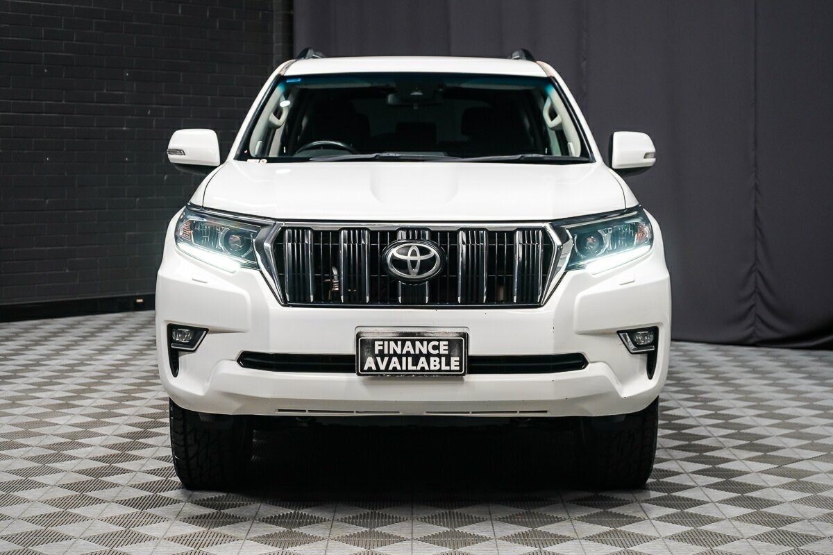 Toyota Landcruiser Prado image 3