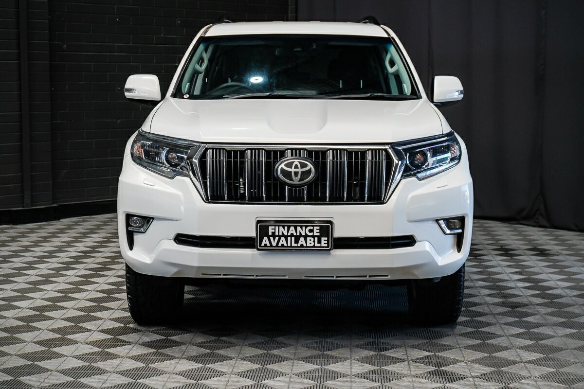 Toyota Landcruiser Prado image 3