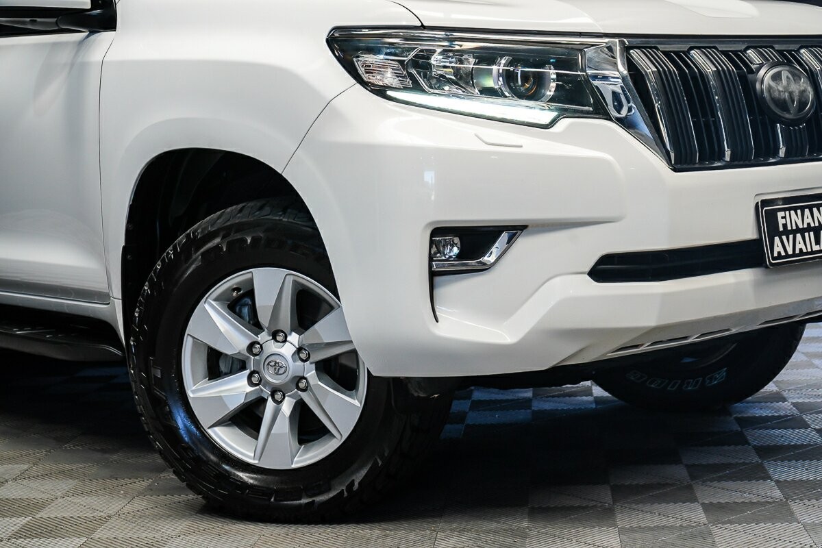 Toyota Landcruiser Prado image 2