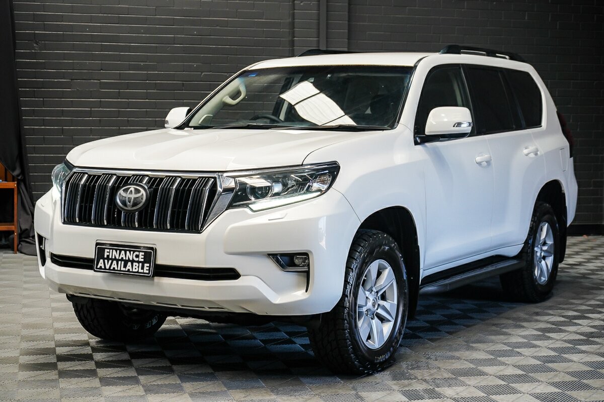 Toyota Landcruiser Prado image 4