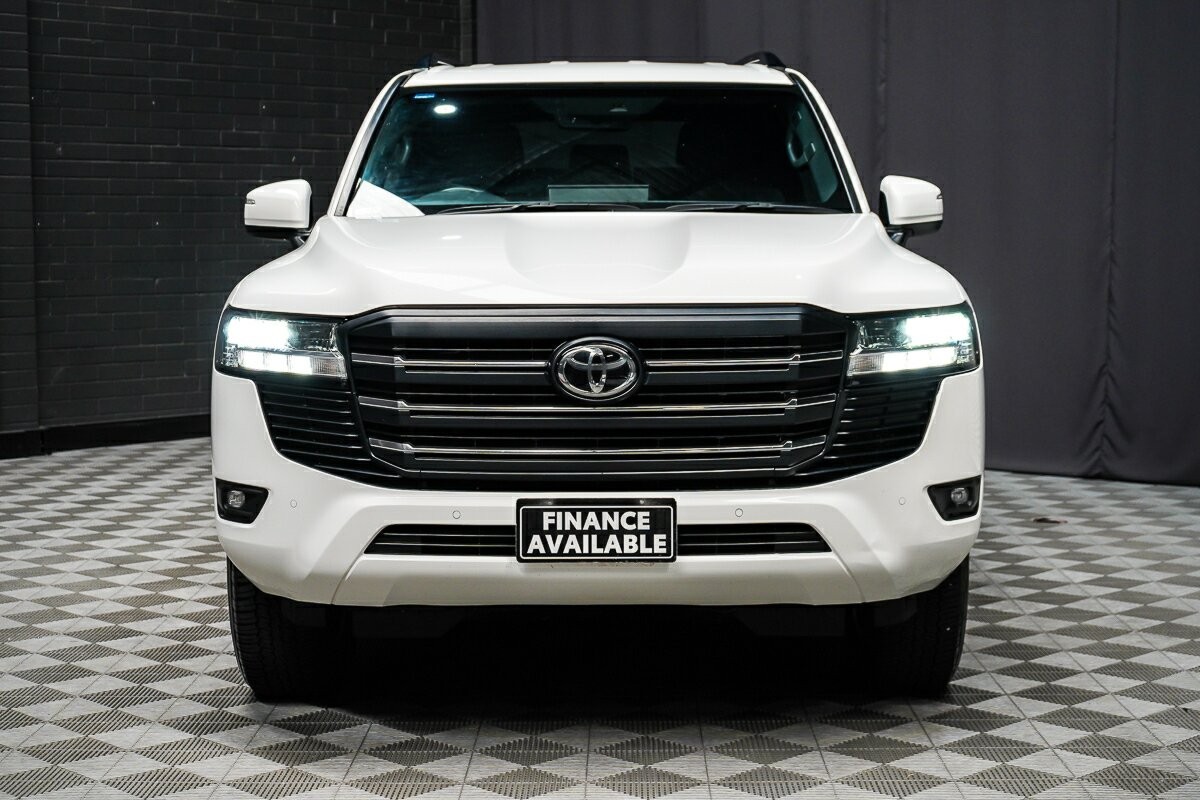 Toyota Landcruiser image 3