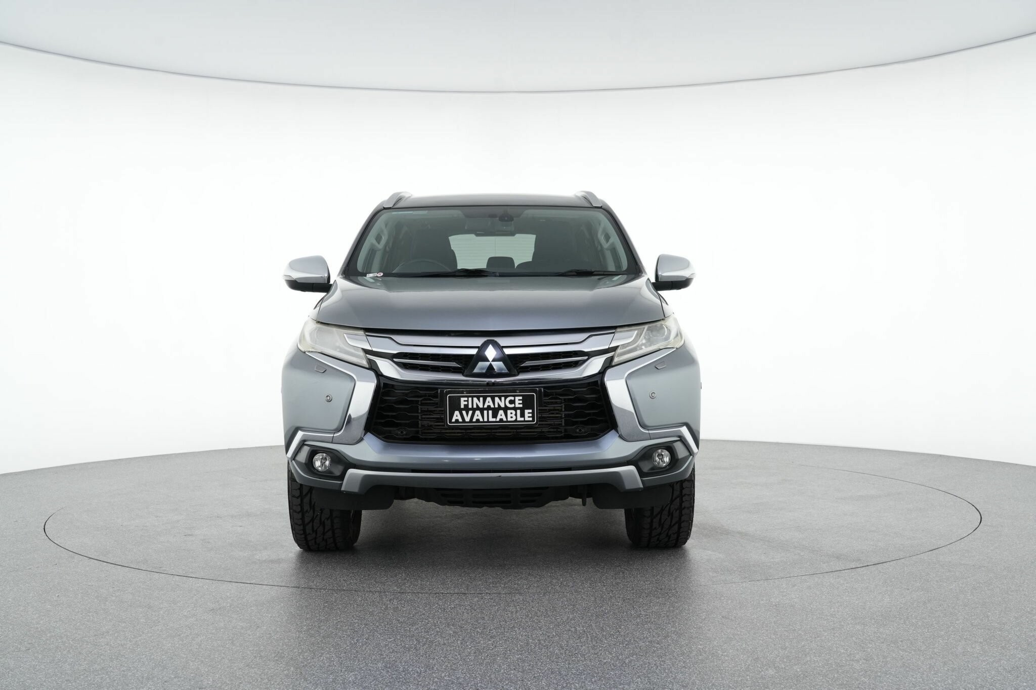 Mitsubishi Pajero Sport image 3