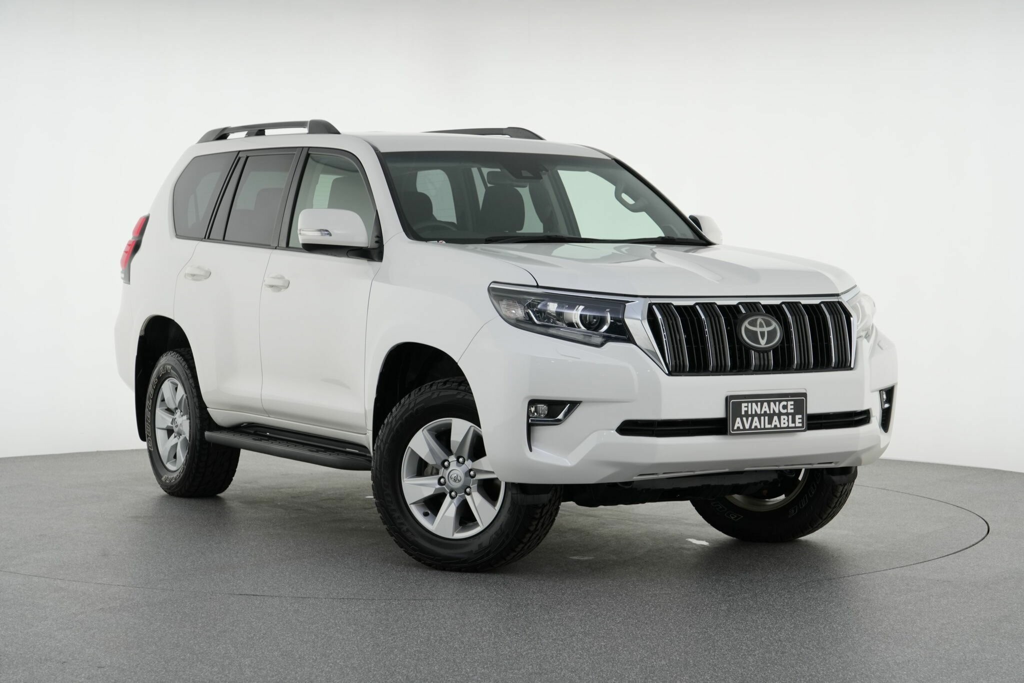Toyota Landcruiser Prado image 1