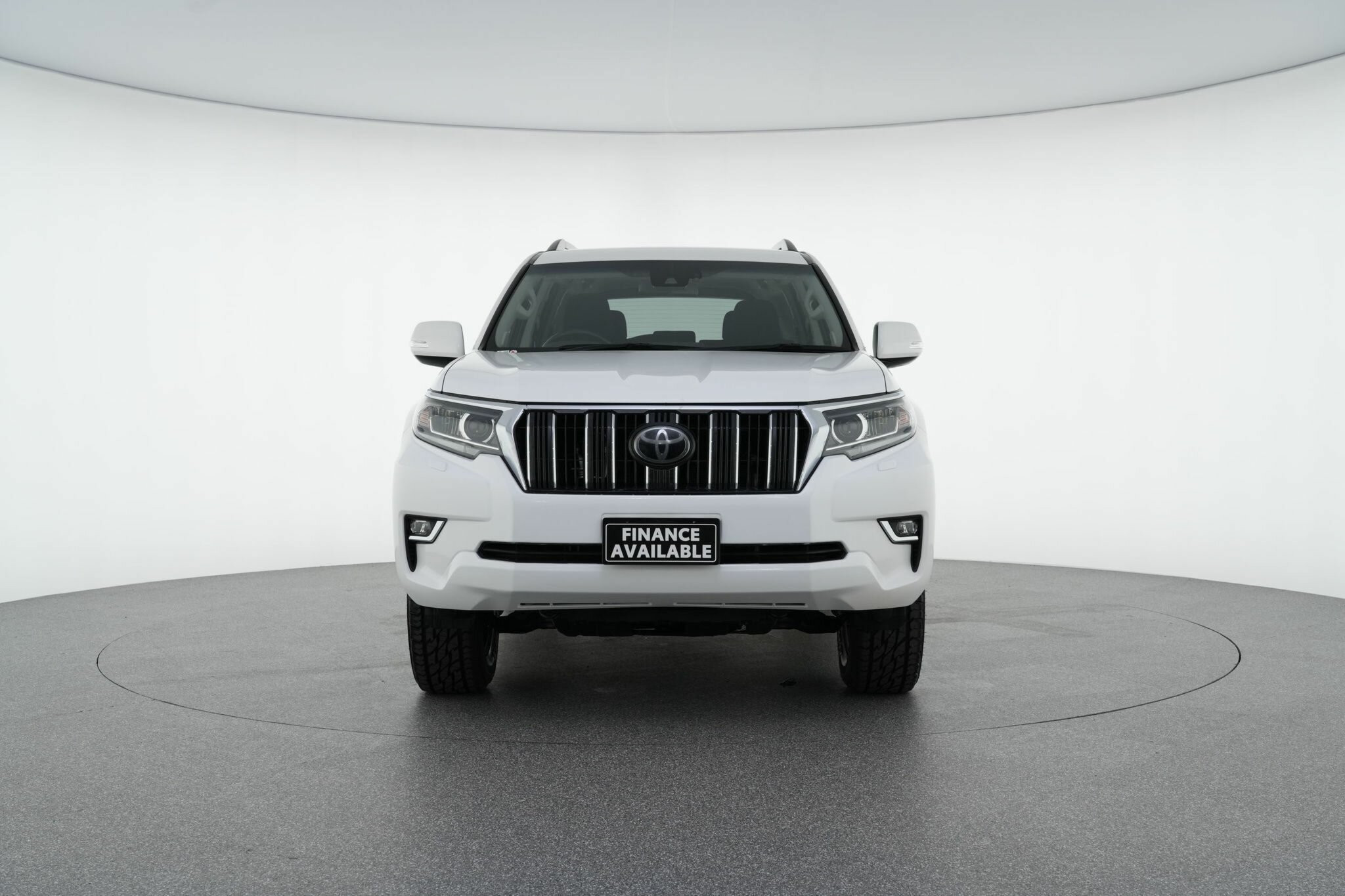 Toyota Landcruiser Prado image 3