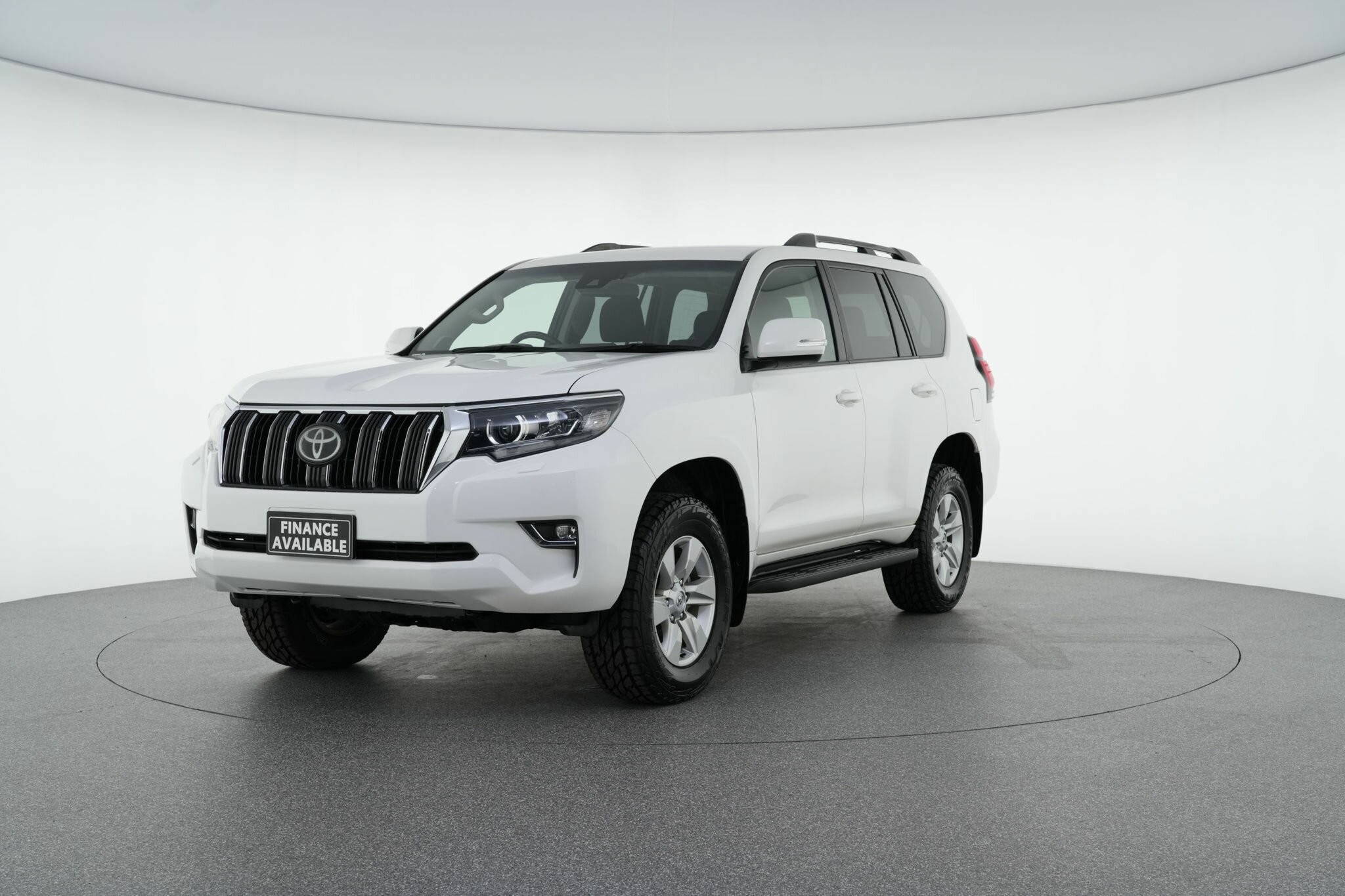Toyota Landcruiser Prado image 4