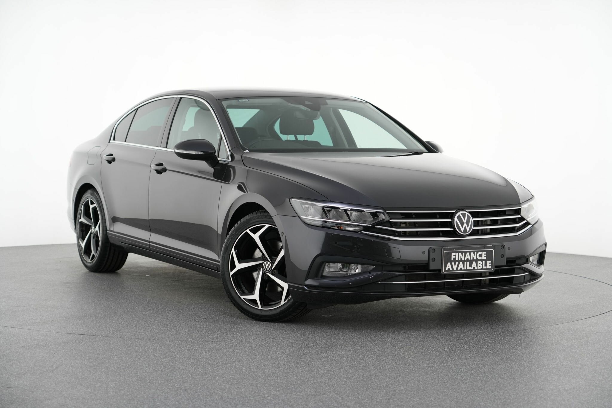 Volkswagen Passat image 1