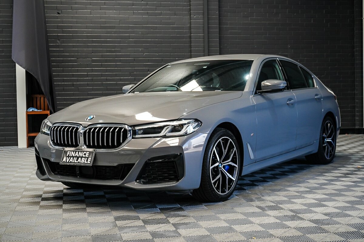 BMW 5 Series image 4