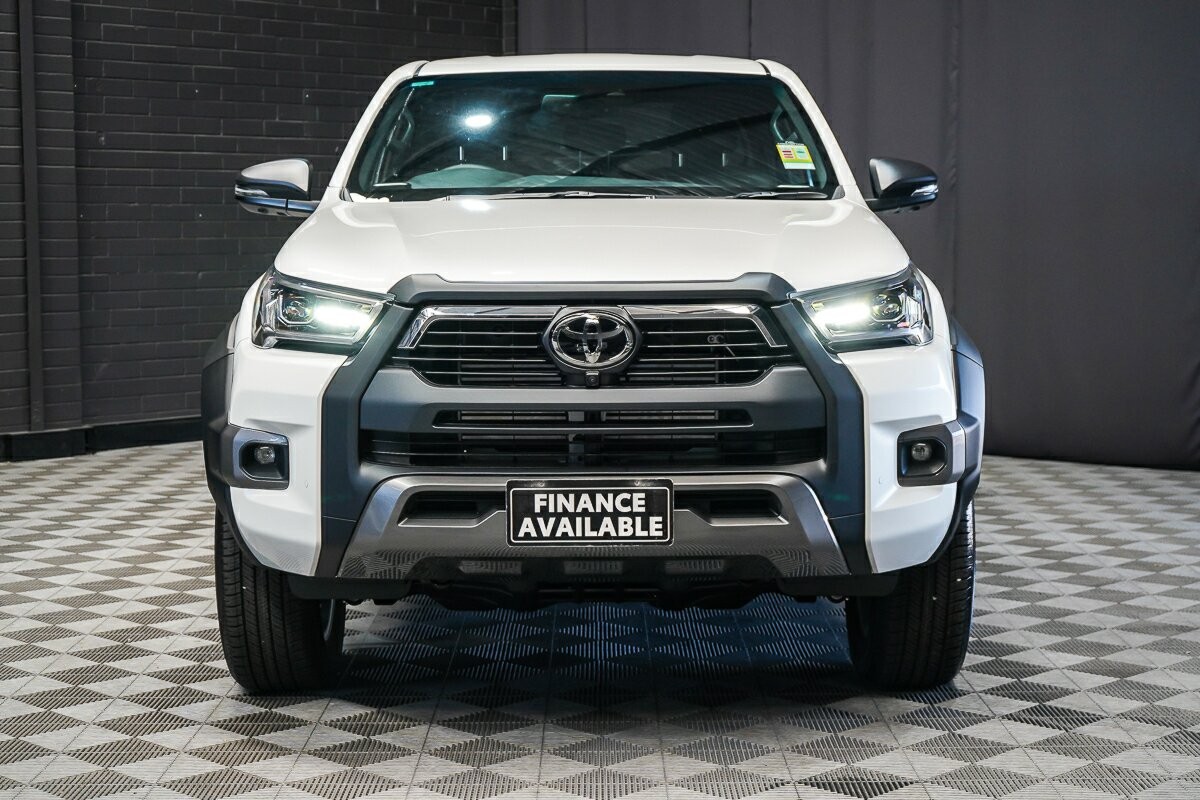 Toyota Hilux image 3