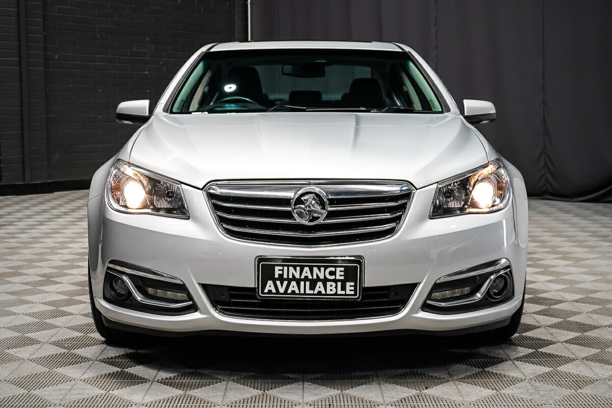Holden Calais image 3