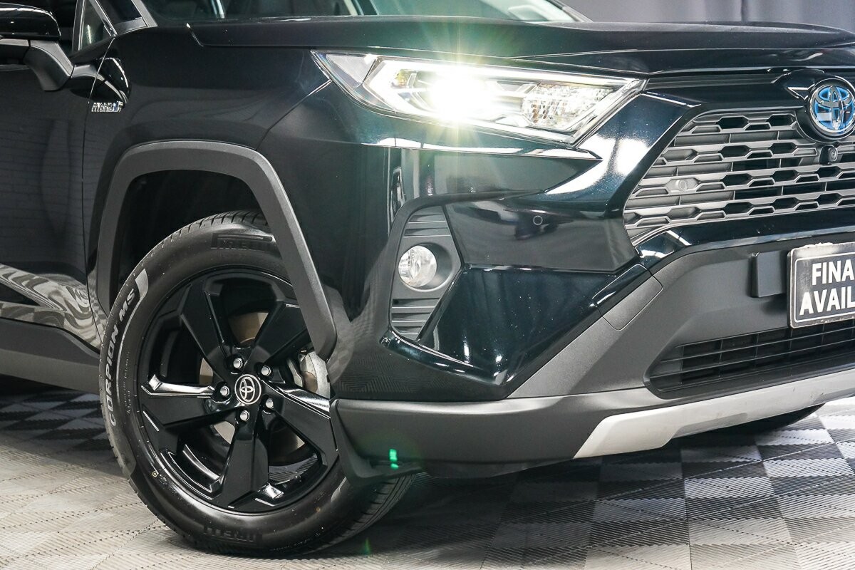 Toyota Rav4 image 2