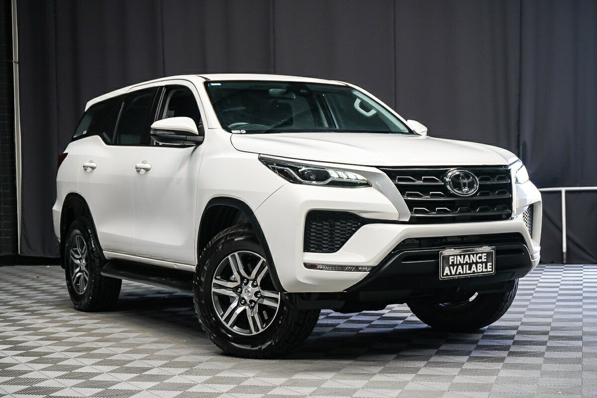 Toyota Fortuner image 1