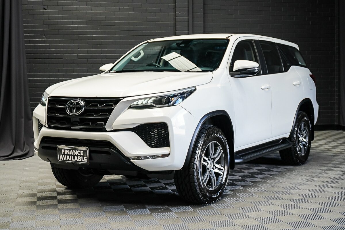 Toyota Fortuner image 4